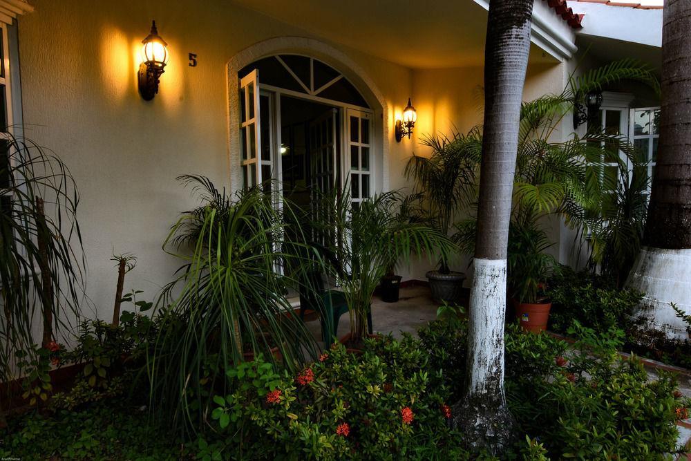 Tulipanes Cancún Exteriör bild